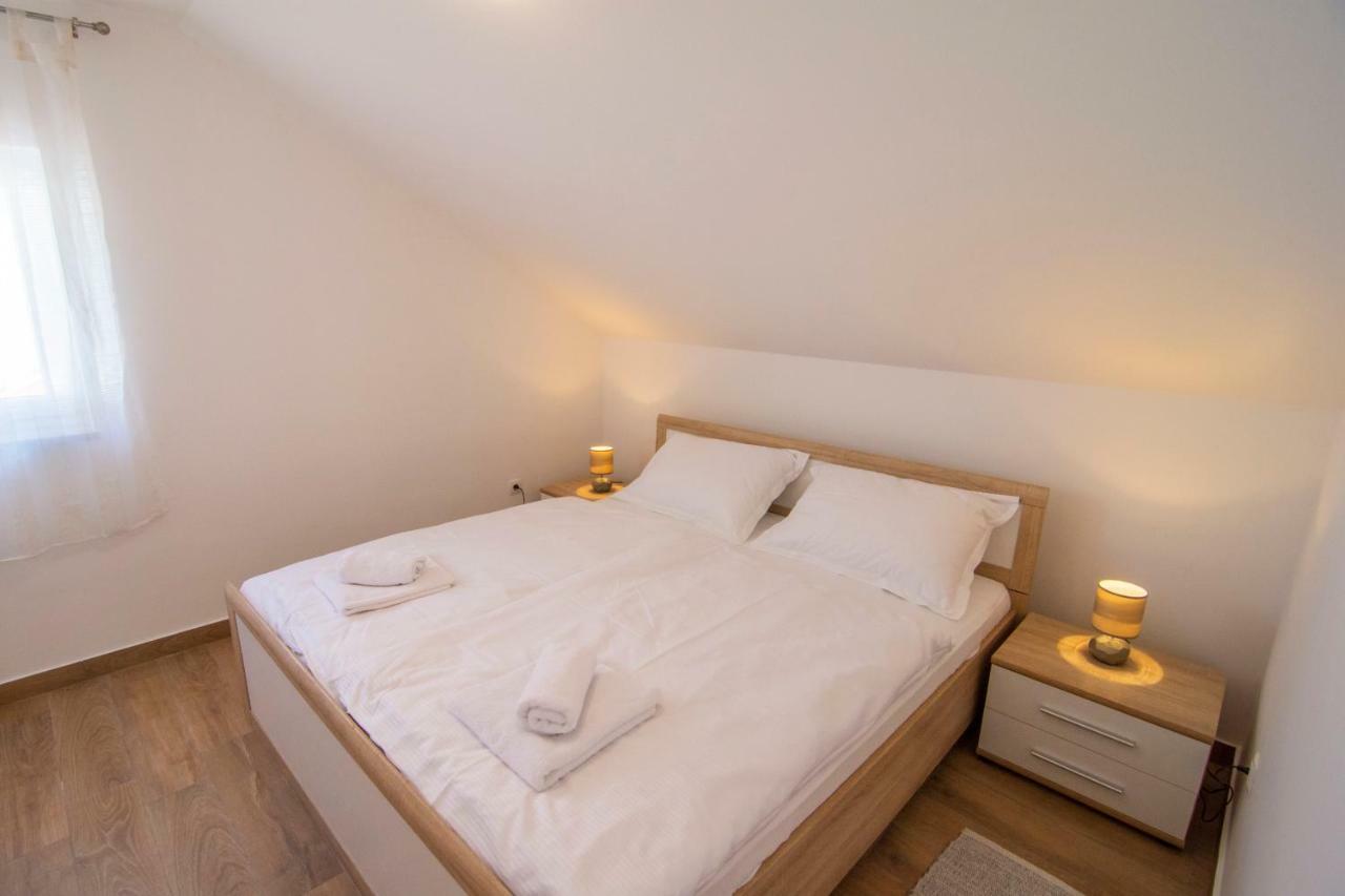 Apartments Sara 波尔 外观 照片